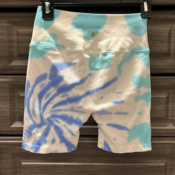 Spiritual Gangster High Rise Tie Dye Biker Shorts. Size M/L. Never worn. - Picture 2 of 4